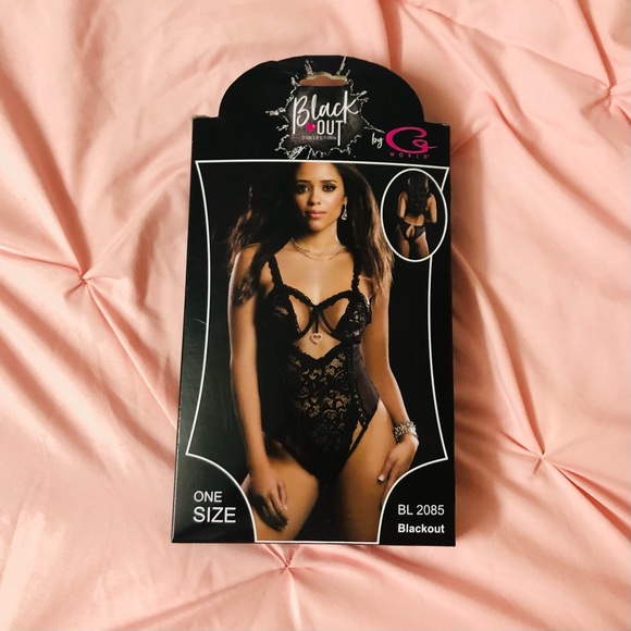 G World Intimates Queen of Hearts Ruffle Lace Open Back Teddy - Picture 12 of 13